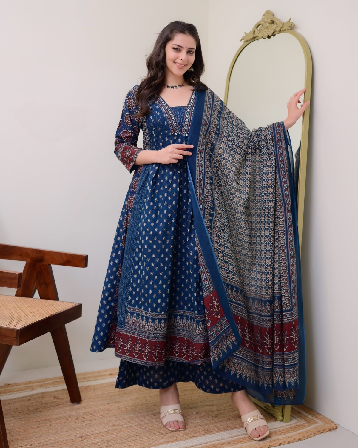 Ethnic Primium Elegent Women Viscose Rayon Printed Kurta Sets