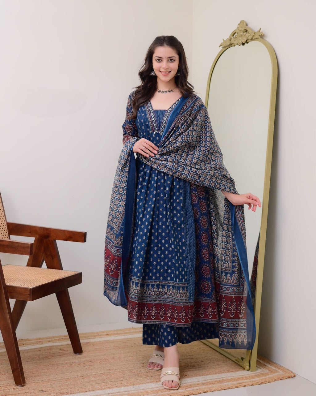 Ethnic Primium Elegent Women Viscose Rayon Printed Kurta Sets