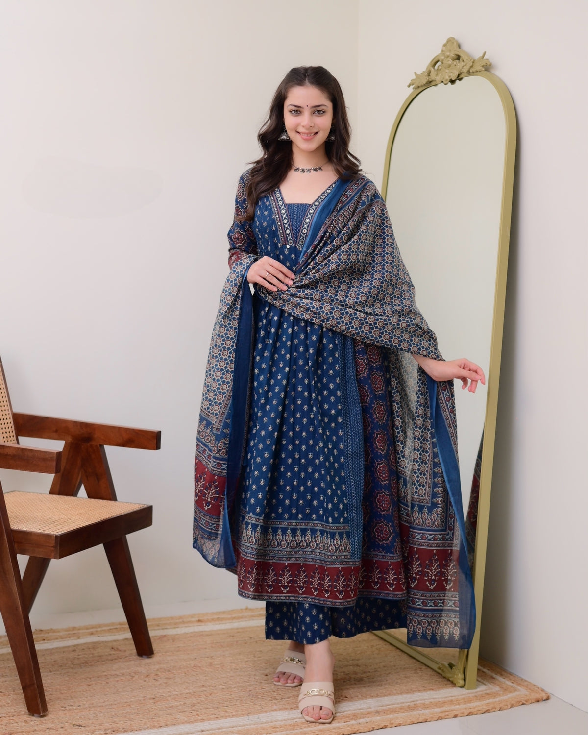 Ethnic Primium Elegent Women Viscose Rayon Printed Kurta Sets