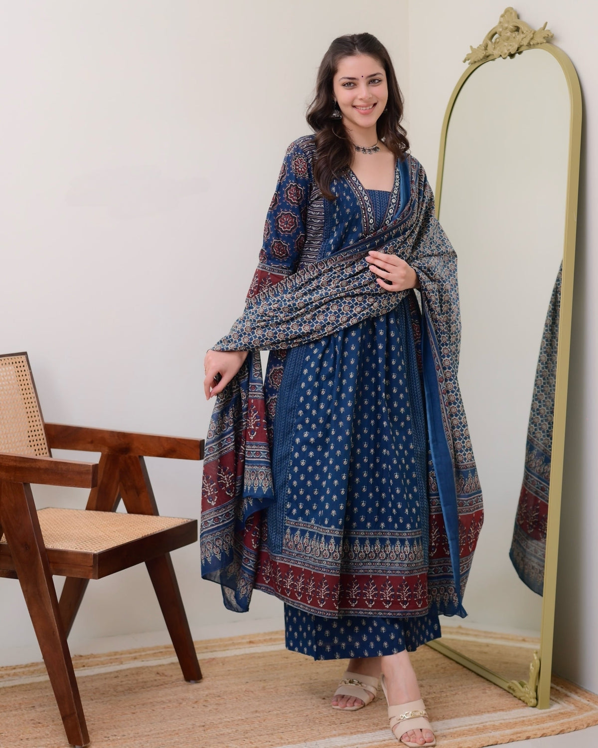 Ethnic Primium Elegent Women Viscose Rayon Printed Kurta Sets