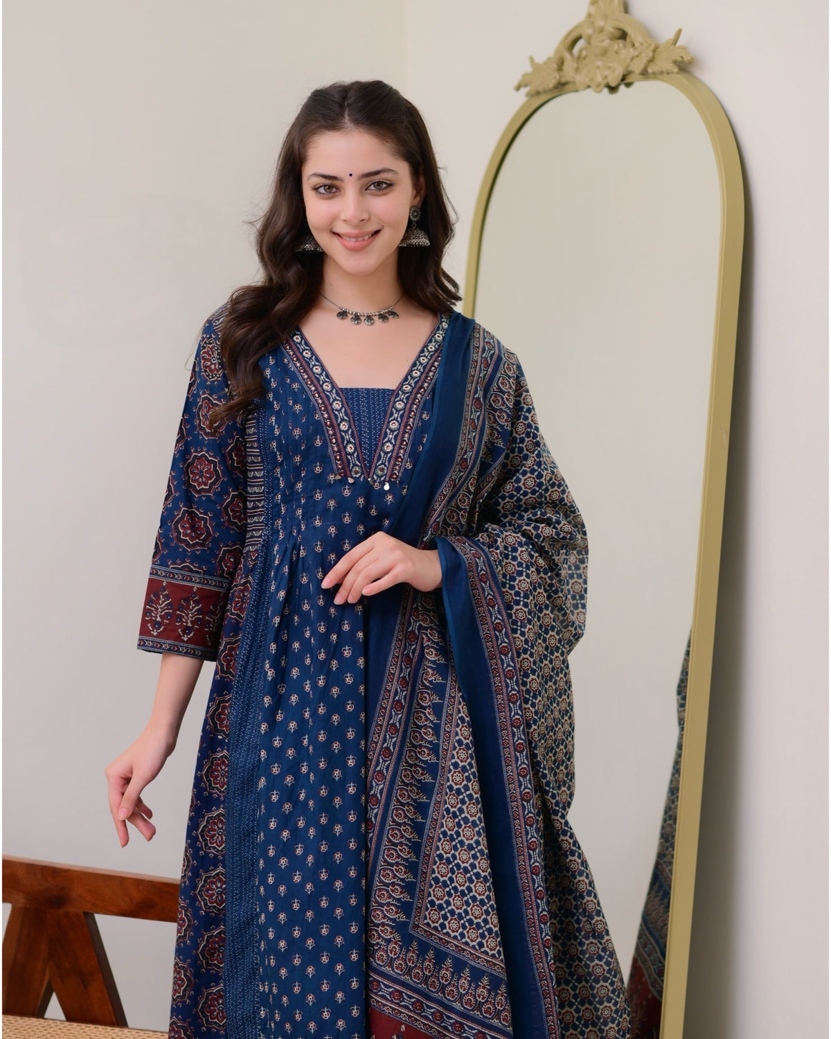 Ethnic Primium Elegent Women Viscose Rayon Printed Kurta Sets