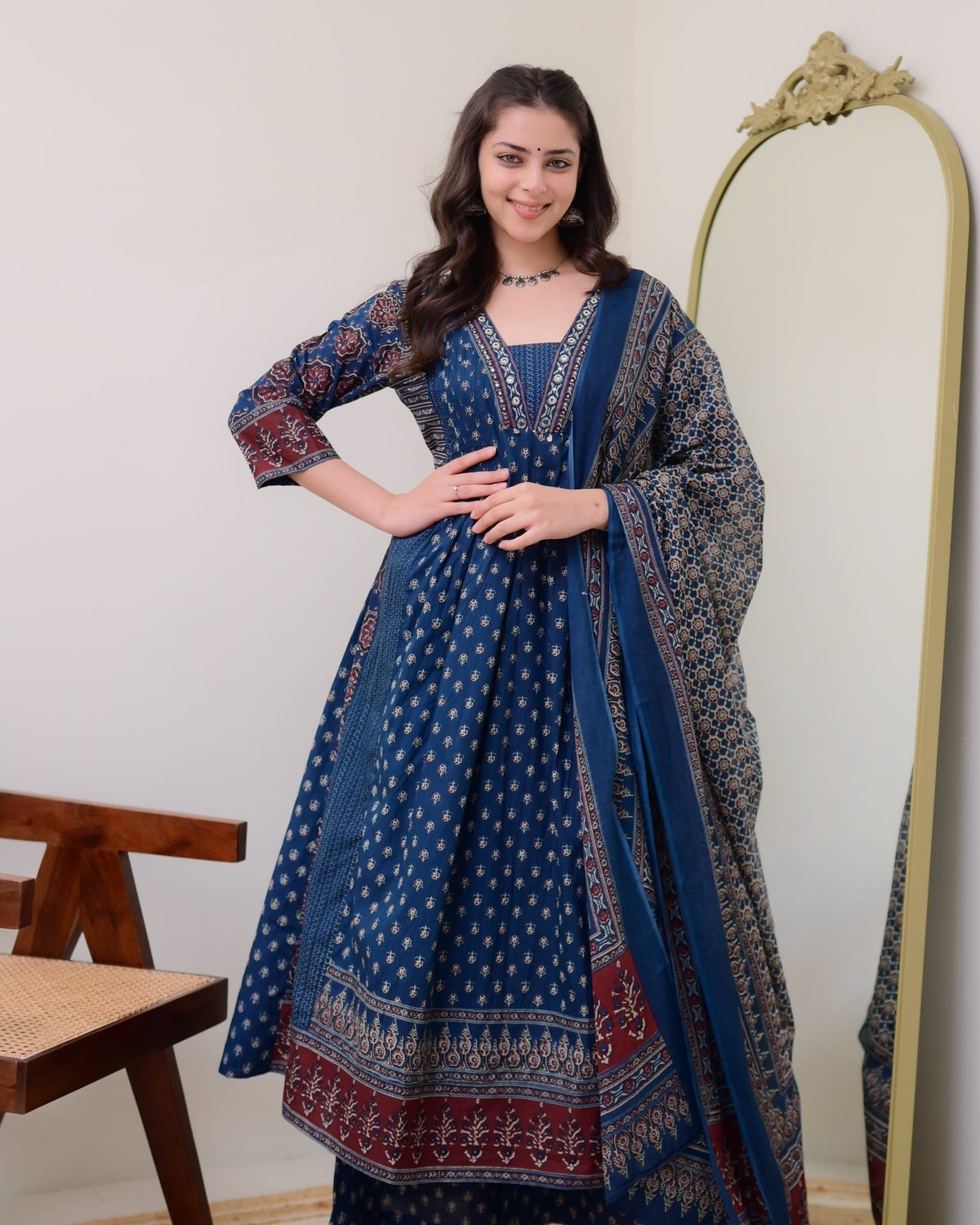 Ethnic Primium Elegent Women Viscose Rayon Printed Kurta Sets