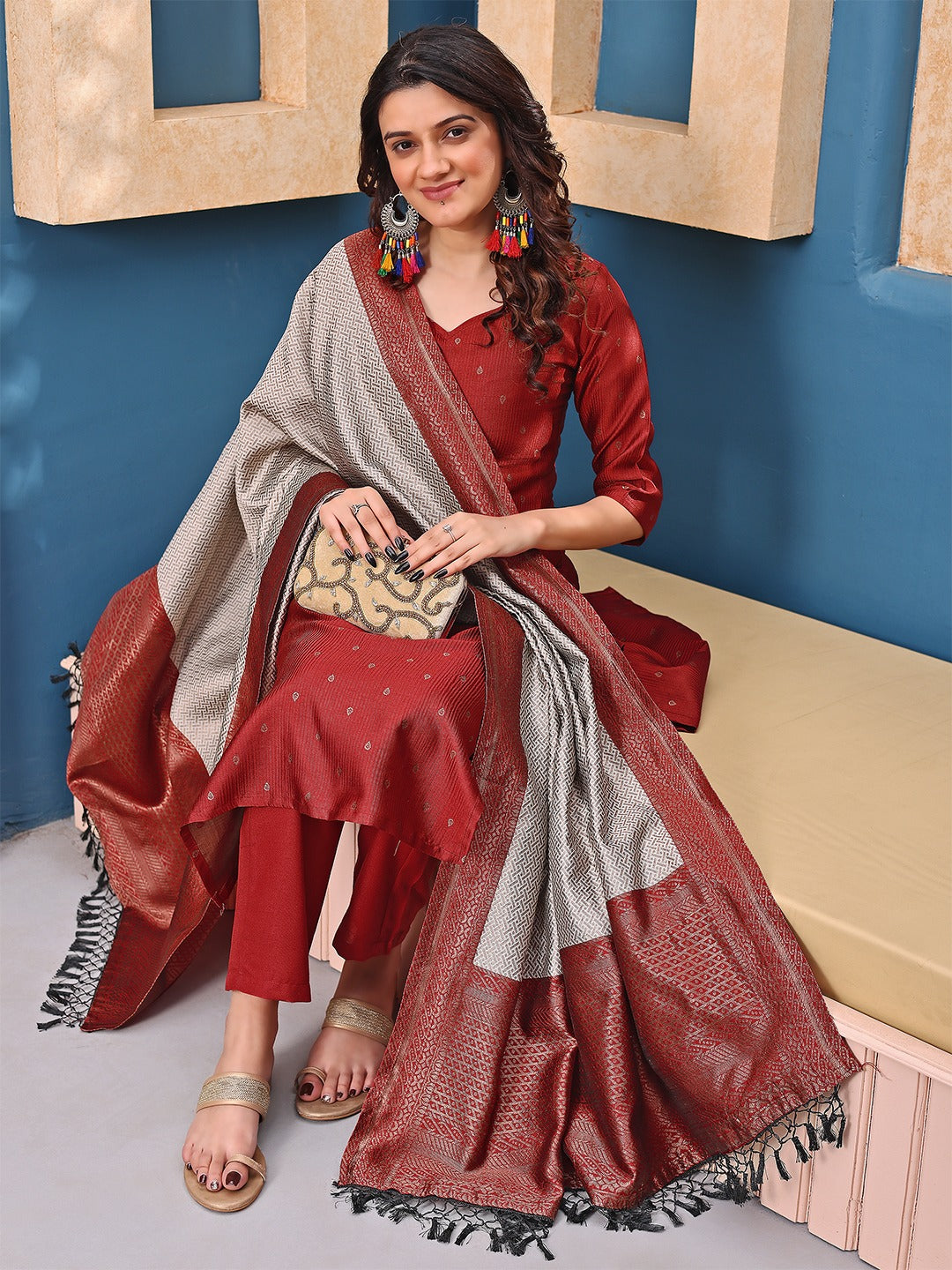 Women Jacquard Mannat  Kurta Pant Dupatta Set