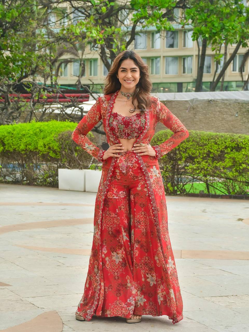Bollywood Style Georgette Sharara Set with Shrug – Glamorous Party & Wedding Wear