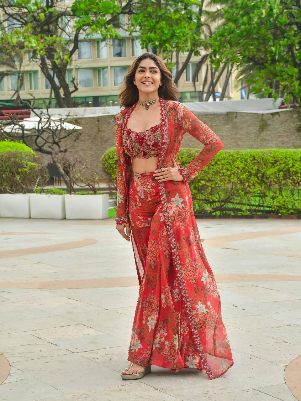 Bollywood Style Georgette Sharara Set with Shrug – Glamorous Party & Wedding Wear