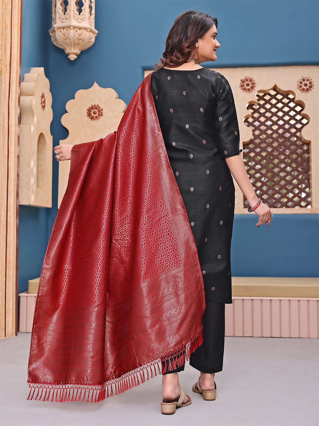 Stylish Black Ethnic Kurta Pant Set with Red Dupatta