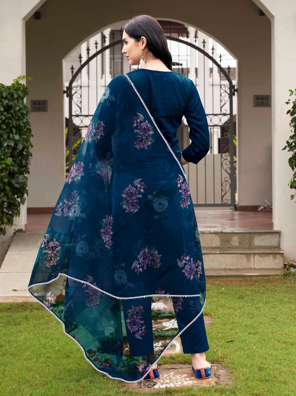 Elegant Blue Straight Kurta & Pant Set with Chiffon Dupatta