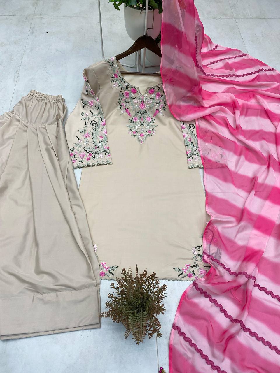 FESTIVAL SPECIAL PRIMIUM HEAVY EMBROIDERY SEQUENCE WORK TOP PENT WITH DUPATTA SET (Copy)