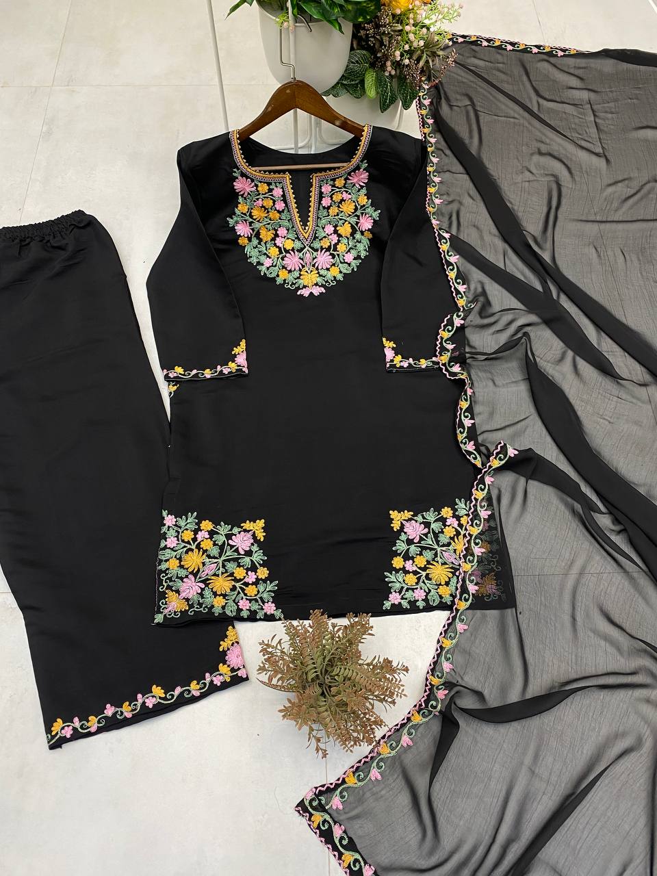 ELEGENT WEAR EMBROIDERED TOP WITH 2 SIDE POCKETS WITH PLAZZO AND DUPPATA