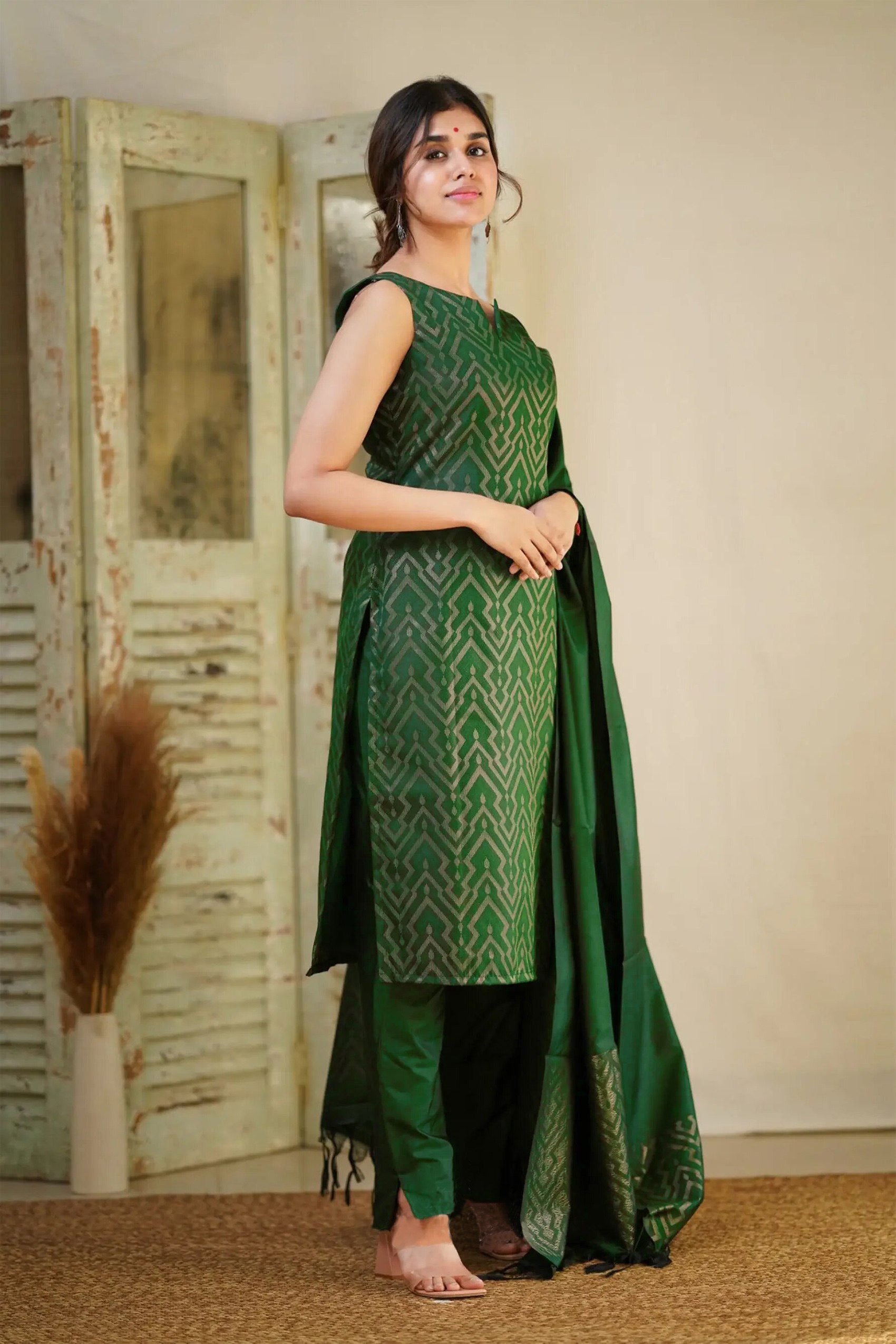 Emerald Green Kurta Set with Subtle Geometric Weaves